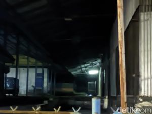 Jurit Malam: Misteri Sosok Perempuan Cantik di Eks Pabrik Minyak Ciamis Jurit Malam: Misteri Sosok Perempuan Cantik di Eks Pabrik Minyak Ciamis