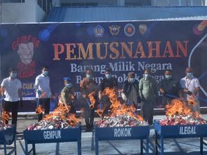 1 Juta Batang Rokok Ilegal Senilai Rp 1,2 M di Lhokseumawe Dimusnahkan 1 Juta Batang Rokok Ilegal Senilai Rp 1,2 M di Lhokseumawe Dimusnahkan