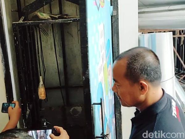 Foto: Tragedi Lift Barang Anjlok dari Lantai 5 Tewaskan 7 Pekerja