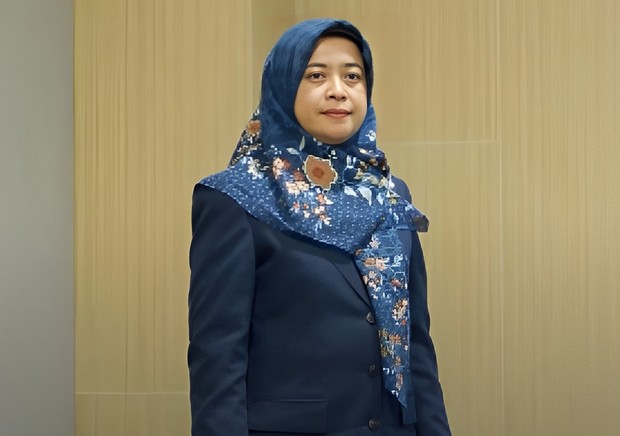 Potret juznia melakukan presentasi/ Foto: Youtube.com/ Pembinaan Pustakawan Potret juznia melakukan presentasi