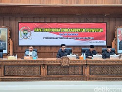 Maju Nyaleg, Agus Bastian Mundur dari Bupati Purworejo