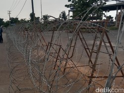 Cegah Penyusup, Polisi Pasang Penyekatan ke Arah Al-Zaytun