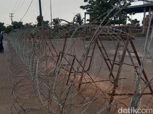 Cegah Penyusup, Polisi Pasang Penyekatan ke Arah Al-Zaytun Cegah Penyusup, Polisi Pasang Penyekatan ke Arah Al-Zaytun