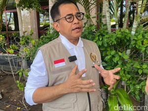 Intip Garasi Sekjen DPR Indra Iskandar yang Diperiksa KPK, Ada SUV Mewah Kekar