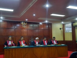 Sidang Vonis Banding Mulai, Eks Kapolda Sumbar Teddy Minahasa Tak Hadir