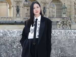 Son Ye Jin Diincar Bintangi Drakor Variety, Karakternya Mirip Ibu NewJeans