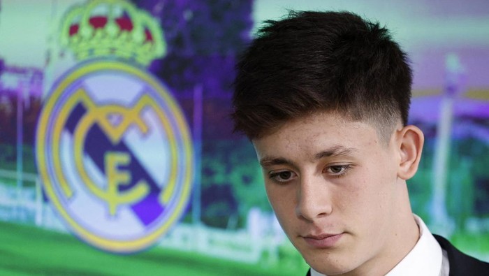 Soccer Football - Real Madrid unveil Arda Guler - Ciudad Real Madrid, Valdebebas, Madrid, Spain - July 7, 2023 Real Madrids new signing Arda Guler during his unveiling REUTERS/Juan Medina