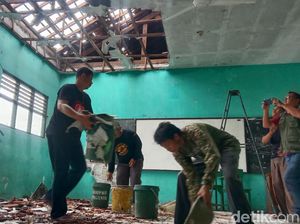 Angin Puting Beliung Ngamuk Landa 3 Desa di Indramayu Angin Puting Beliung Ngamuk Landa 3 Desa di Indramayu