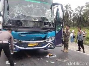 Penampakan 4 Bus Penjemput Jemaah Haji Kecelakaan di Asahan Penampakan 4 Bus Penjemput Jemaah Haji Kecelakaan di Asahan