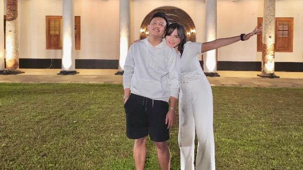 7 Potret Mesra Denny Caknan dan Bella Bonita yang Gelar Pernikahan Hari Ini