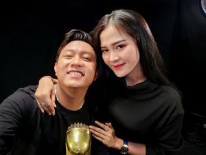 Denny Caknan Resmi Nikahi Bella Bonita, Langsung Loncat Kegirangan Denny Caknan Resmi Nikahi Bella Bonita, Langsung Loncat Kegirangan