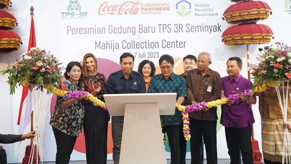 Gedung Penampungan dan Pemilahan Sampah di TPS 3R Seminyak Diresmikan