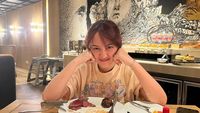 Happy Asmara Doyan Kulineran dan Punya Usaha Camilan Basreng