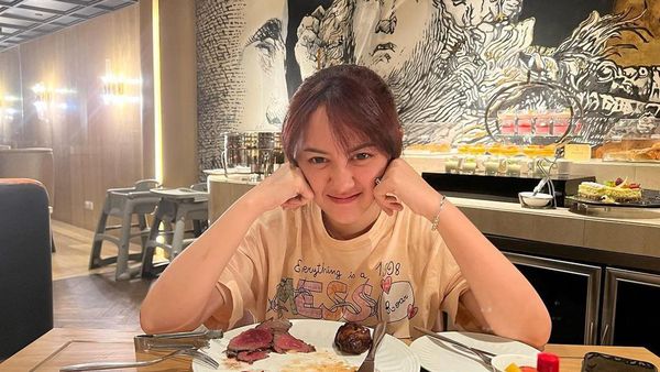 Happy Asmara Doyan Kulineran dan Punya Usaha Camilan Basreng