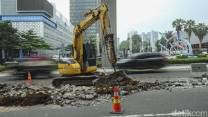 Hati-hati, Ada Pembongkaran Pembatas Jalan di Rasuna Said Jaksel