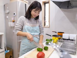 Kampanyekan Tugas Ibu Hamil Beberes dan Pijat Suami, Pemkot Ini Dihujat