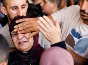 Isak Tangis Iringi Pemakaman 2 Warga Nablus yang Tewas Ditembak Israel