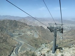 Mengagumi Al Hada yang Memesona dari Atas Kereta Gantung Taif