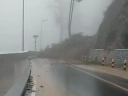 Longsor Tewaskan 3 Orang Sekeluarga, Jalur Piket Nol Lumajang-Malang Ditutup
