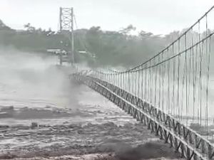 5 Jembatan Rusak Dampak Banjir Lahar Dingin Semeru 5 Jembatan Rusak Dampak Banjir Lahar Dingin Semeru