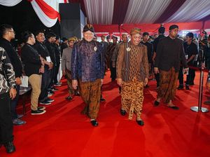 Berbaju Adat Jawa, Kapolri-Panglima TNI Nonton Wayang Kulit Wahyu Cakraningrat