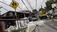 Penampakan Tiang Listrik Ditabrak Mobil, PLN Langsung Turun Tangan