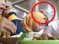 5 Kejadian Tak Terduga saat Review Makanan, Terjungkal dan Ditoyor Pengemis