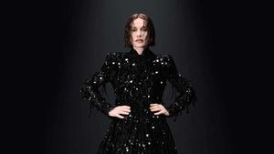 10 Koleksi Balenciaga Couture Fall 2023, Modern Elegan Tak Lagi Kontroversial