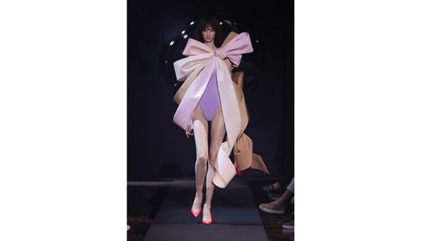 Koleksi Viktor & Rolf Haute Couture Musim Gugur-Musim Dingin 2023/2024