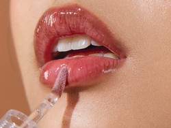 Lip Tint & Lip GLos Brand Lokal yang Lagi Tren, Bikin Bibir Terlihat Juicy