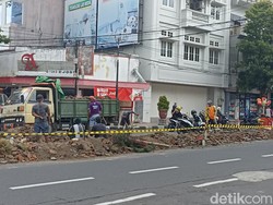 Median Jalan Merdeka Dibongkar Jelang BEN Carnival 2023