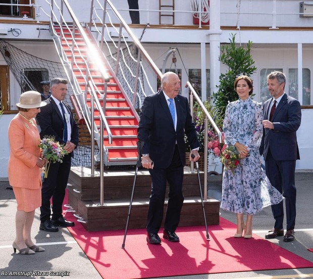 Putri Mary floral dress 2023