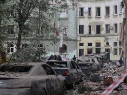 Rudal Rusia Hantam Apartemen Ukraina, Korban Tewas Jadi 10 Orang