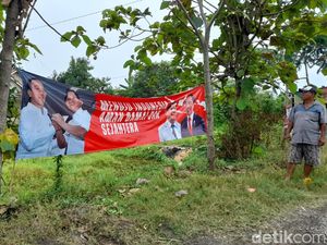 Spanduk Prabowo-Jokowi Ramai di Brebes, DPC Gerindra: Bukan Kami yang Pasang Spanduk Prabowo-Jokowi Ramai di Brebes, DPC Gerindra: Bukan Kami yang Pasang