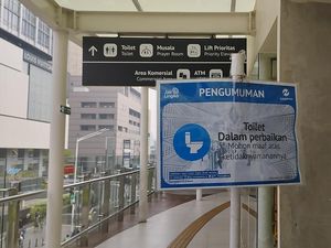 Warga Keluhkan Perbaikan Toilet Halte TransJ MH Thamrin Belum Selesai