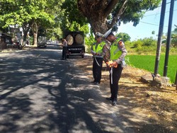 Senggol Truk di Jalan Singaraja-Seririt, Pemotor Tewas Terkapar di Aspal