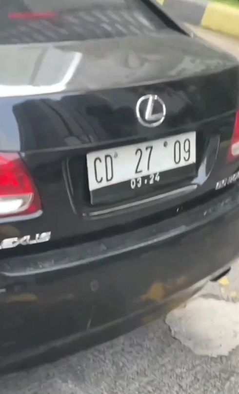 Viral di Medsos, Perempuan di Jaksel Dikuntit Pria Bermobil Pelat Diplomatik