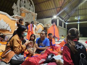 Detik-detik Sungai Unda Meluap, Listrik Mati-34 Warga Mengungsi Detik-detik Sungai Unda Meluap, Listrik Mati-34 Warga Mengungsi