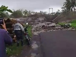Jangan Hanya Ditonton, Ini yang Harus Dilakukan Saat Banjir Lahar Dingin Terjadi