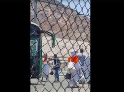 Momen Petugas Haji Indonesia Hadang Bus di Jalanan Demi Evakuasi Jemaah