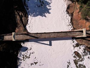 Tercemar, Sungai Tiete di Brasil Berbusa dan Bau