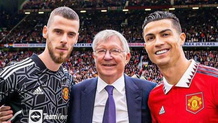 David de Gea David de Gea resmi berpamitan dengan Manchester United, Sabtu 8 Juli 2023. Dia menjadi pemain rekrutan Sir Alex Ferguson yang terakhir cabut dari Old Trafford.
