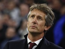 Kondisi Van der Sar Stabil Usai Alami Pendarahan Otak