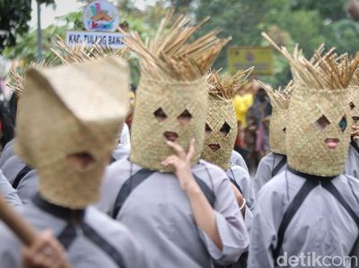 Uniknya Ribuan Topeng di Gelaran Festival Krakatau 2023