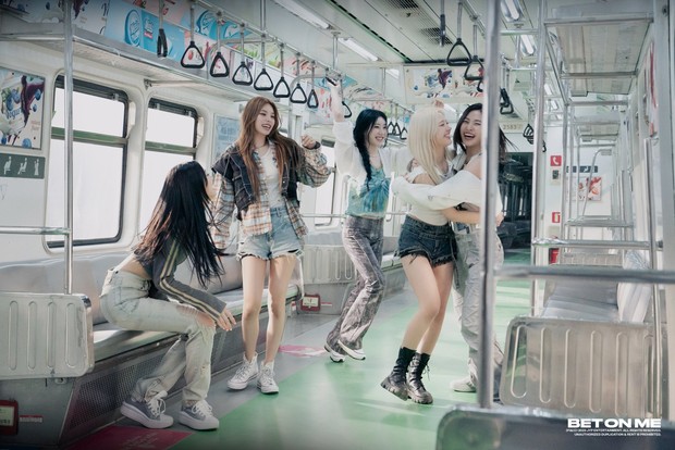 Foto Grup ITZY / Foto : twitter.com/ITZYofficial Foto Grup ITZY / Foto : twitter.com/ITZYofficial