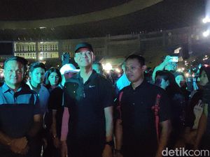 Ganjar dan Istri Nonton Konser Langit Benderang di Stadion Manahan Solo