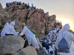 Potret Gua Hira di Jabal Nur Dipadati Pengunjung Pasca Puncak Haji