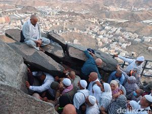 Tunggu Jadwal Kepulangan, Jemaah Haji Jabar City Tour ke Jeddah-Taif