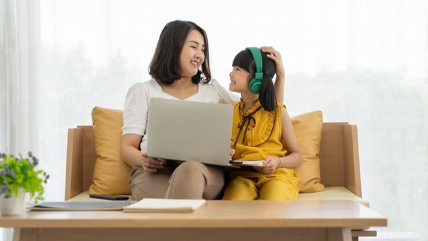 Hindari kalimat ini untuk membesarkan anak yang kuat secara mental