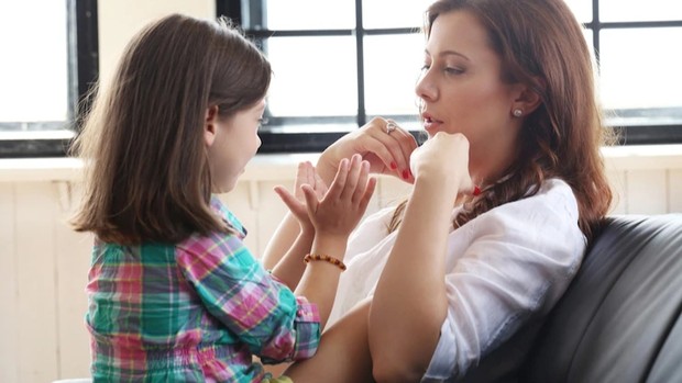 Hindari kalimat ini untuk membesarkan anak yang kuat secara mental